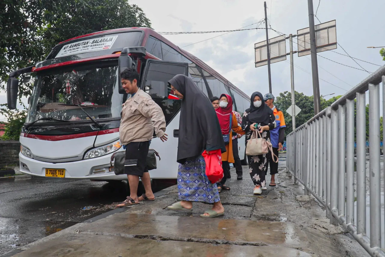 15.277 Pemudik Kembali...