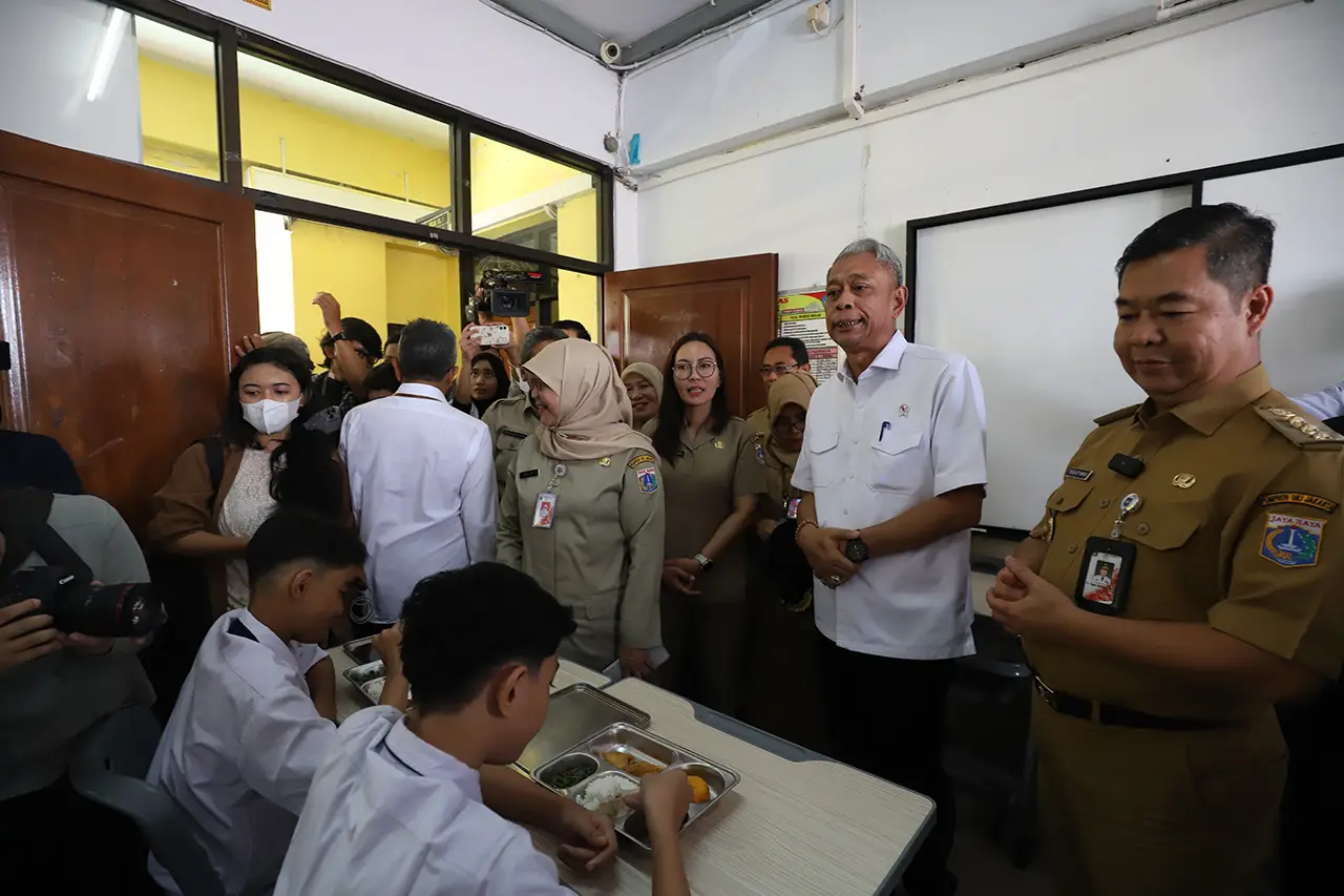 Wamensos Tinjau Makan...