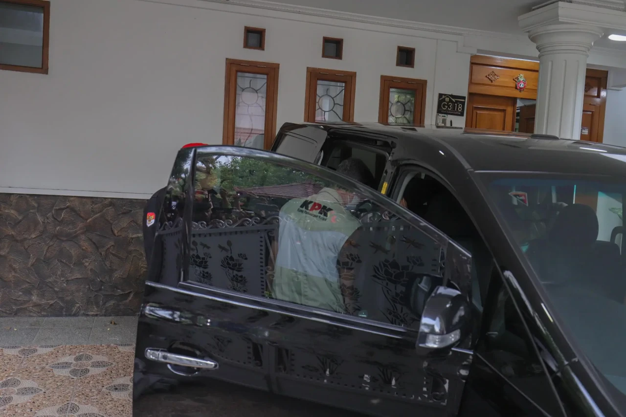 Mobil Toyota Vellfire...