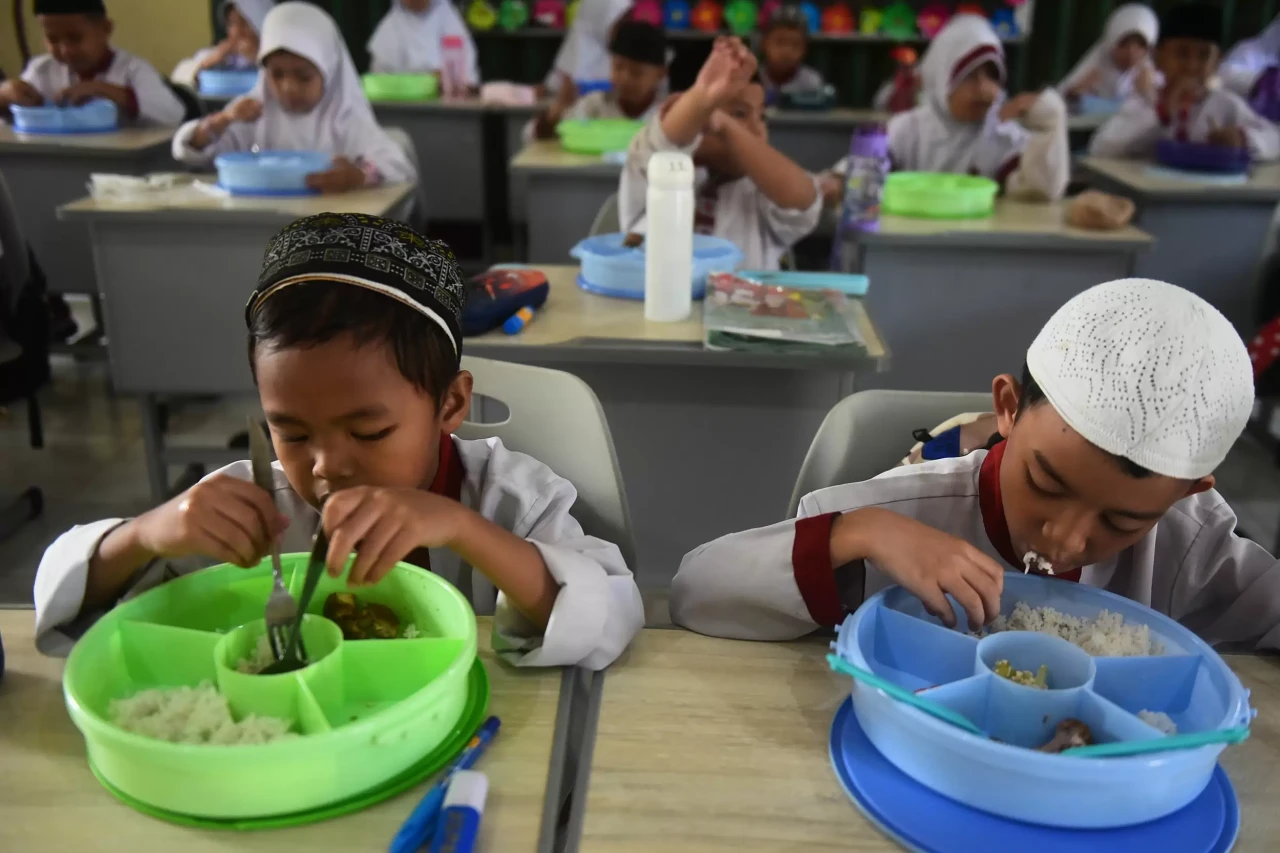 Program Makan Bergizi...