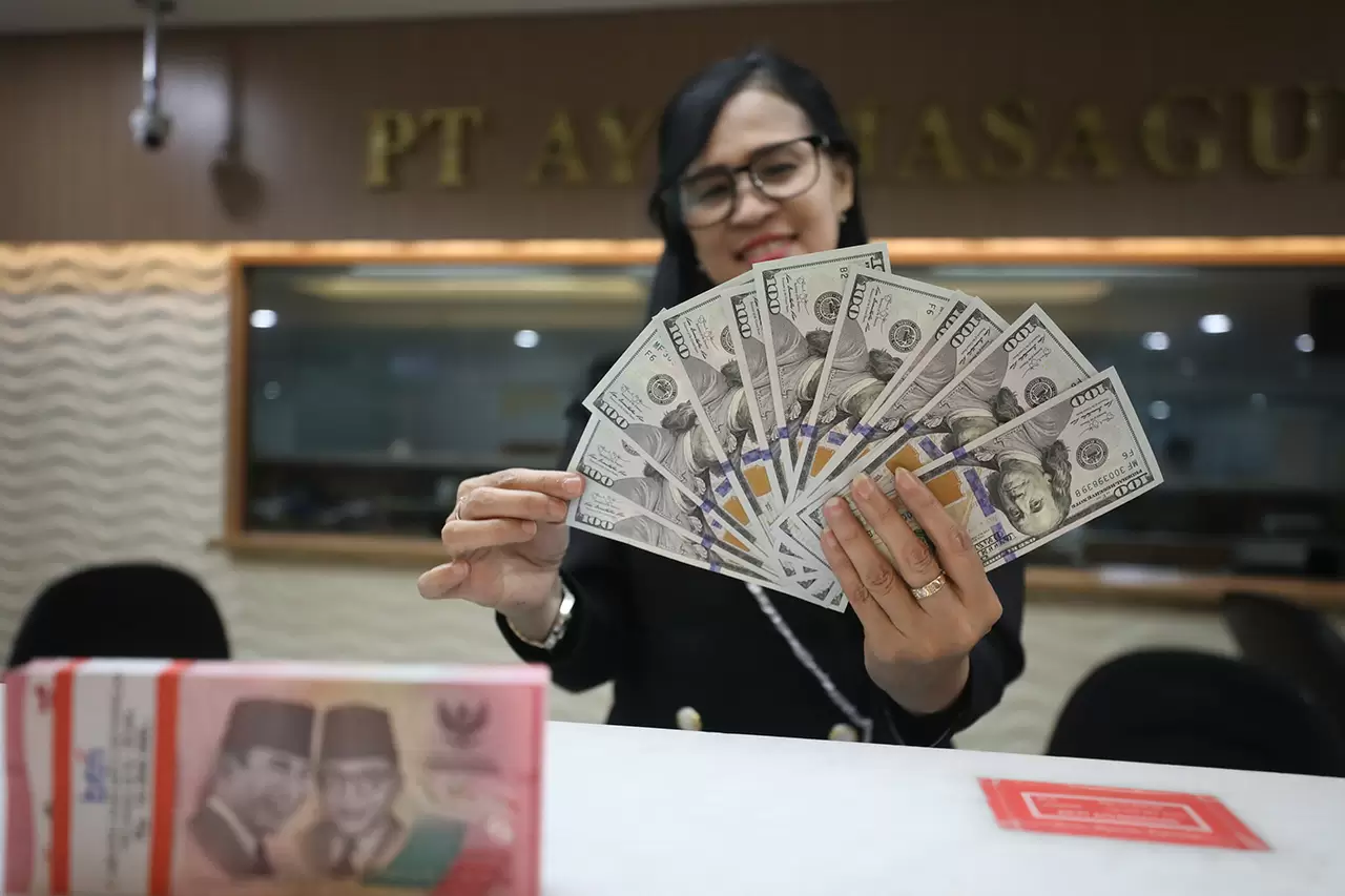 Rupiah Ditutup Menguat...