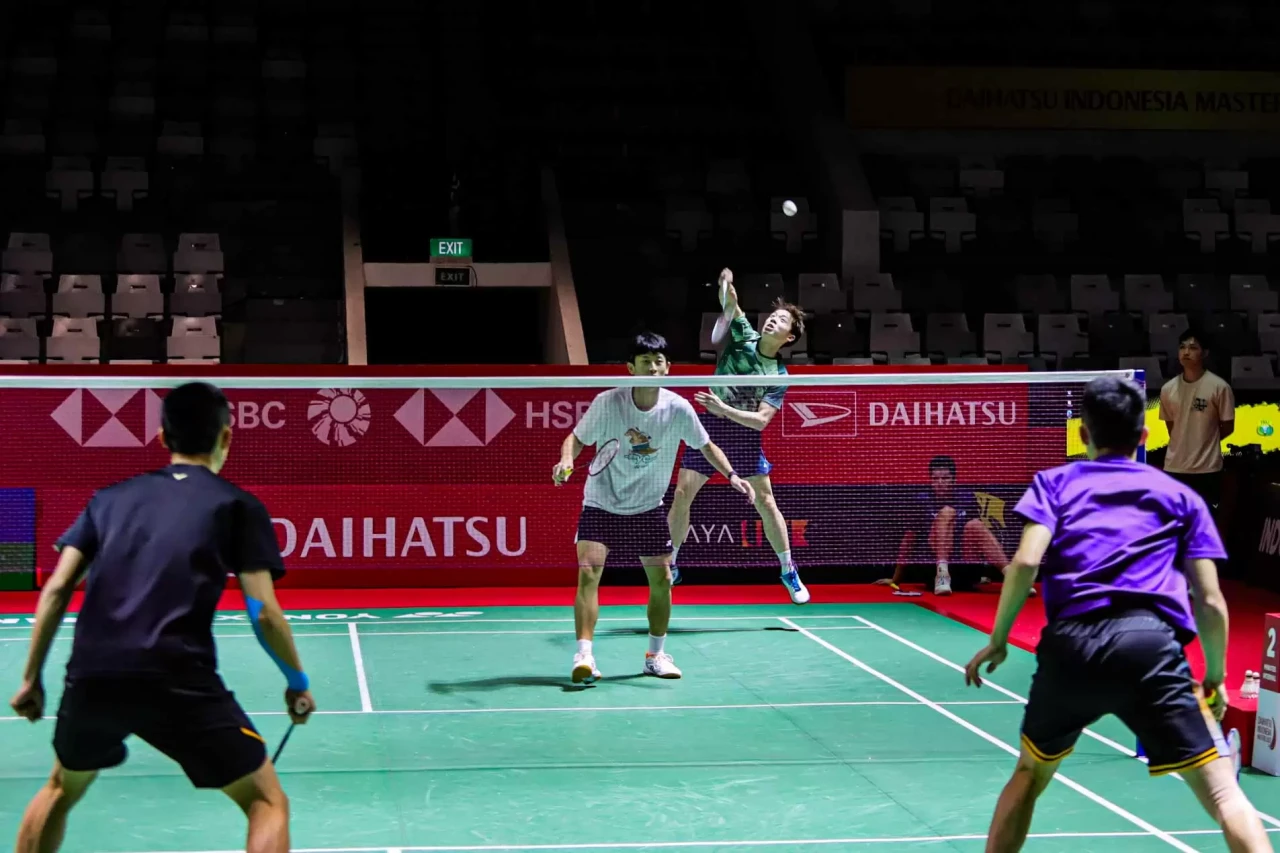 Melihat Latihan Pebulu...