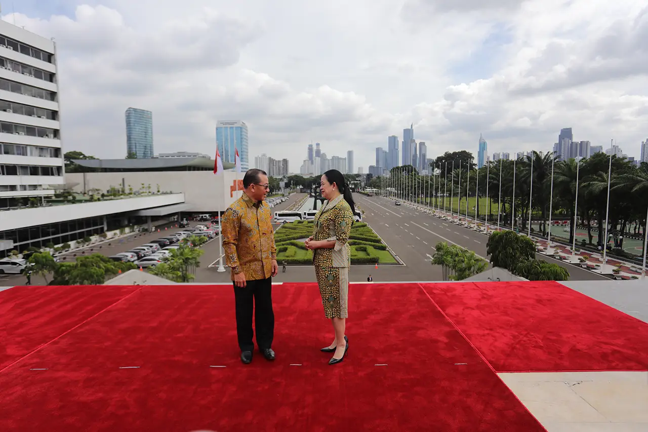 Ketua Parlemen Singapura...