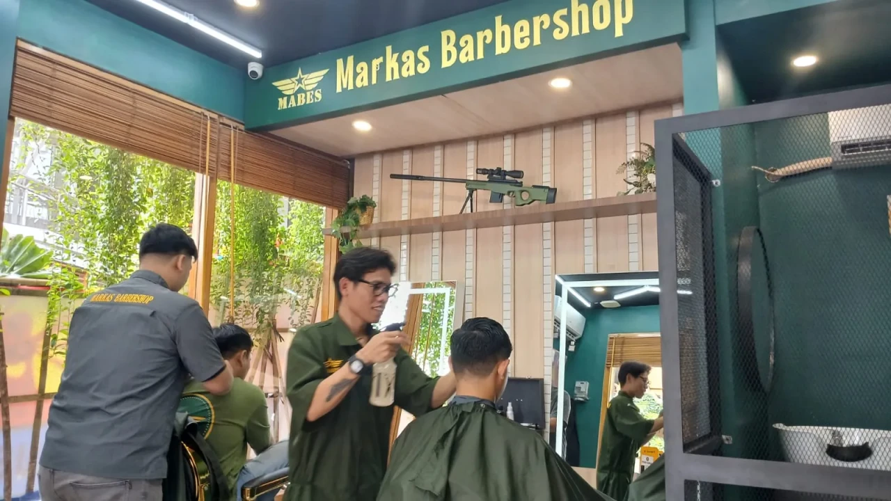 Buka Lapangan Pekerjaan,...