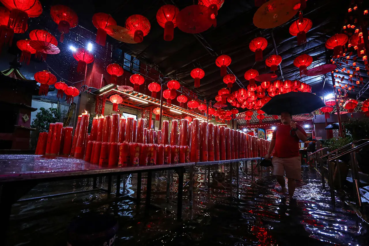 Imlek di Tengah Banjir:...