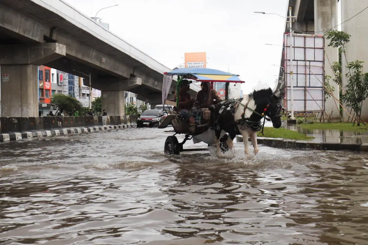 Banjir Kepung Jakarta,...