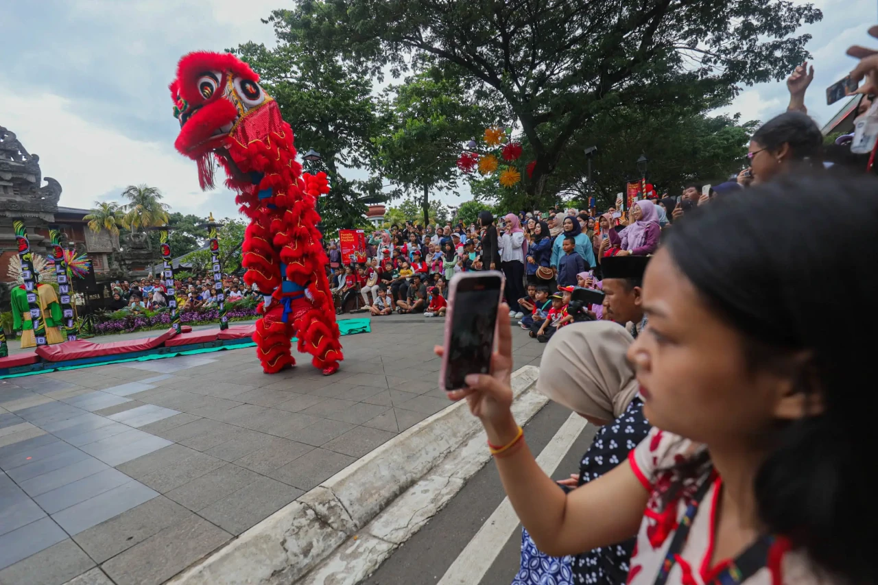 Festival Pecinan Meriahkan...