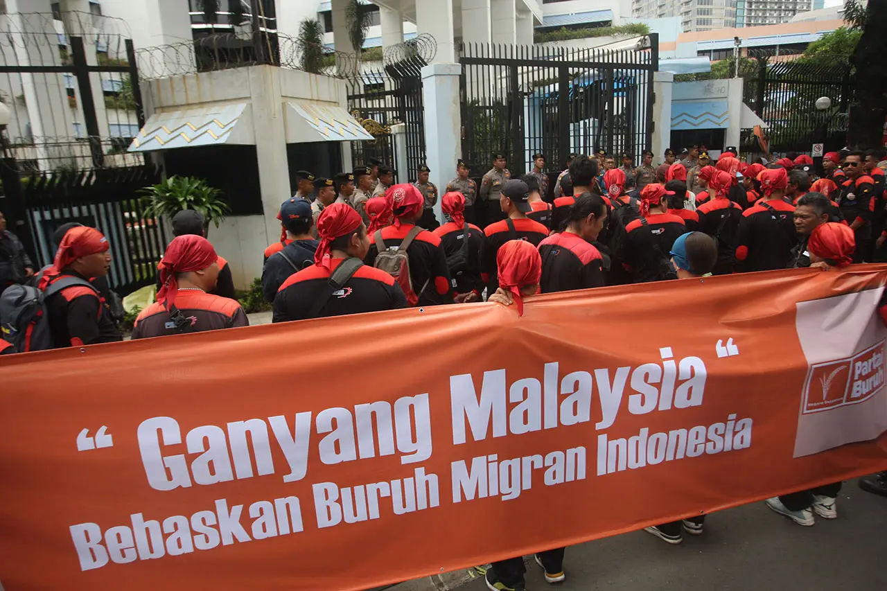 Tuntut Keadilan bagi...