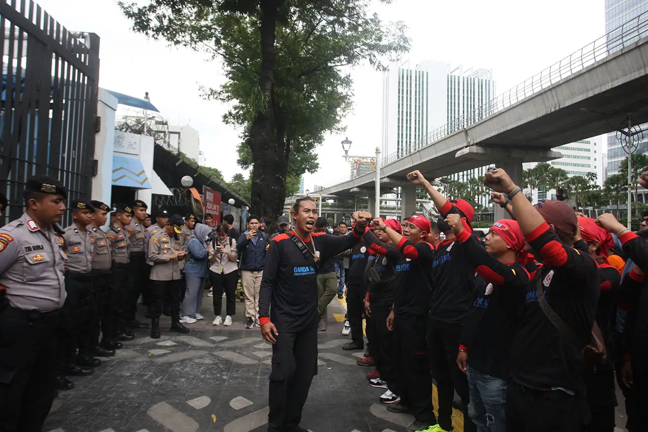 Tuntut Keadilan bagi...