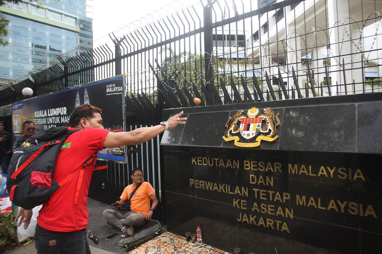 Tuntut Keadilan bagi...