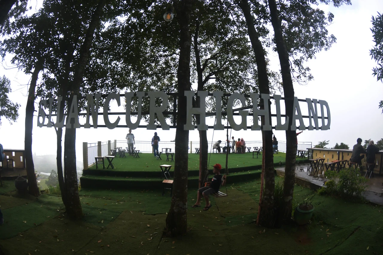 Pesona Silancur Highland...