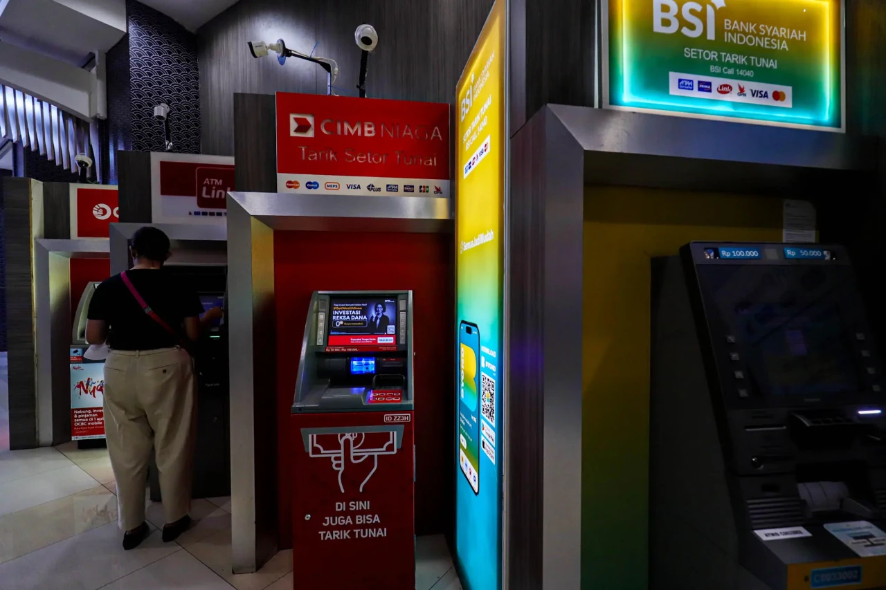 Mesin ATM Mulai Tergerus...