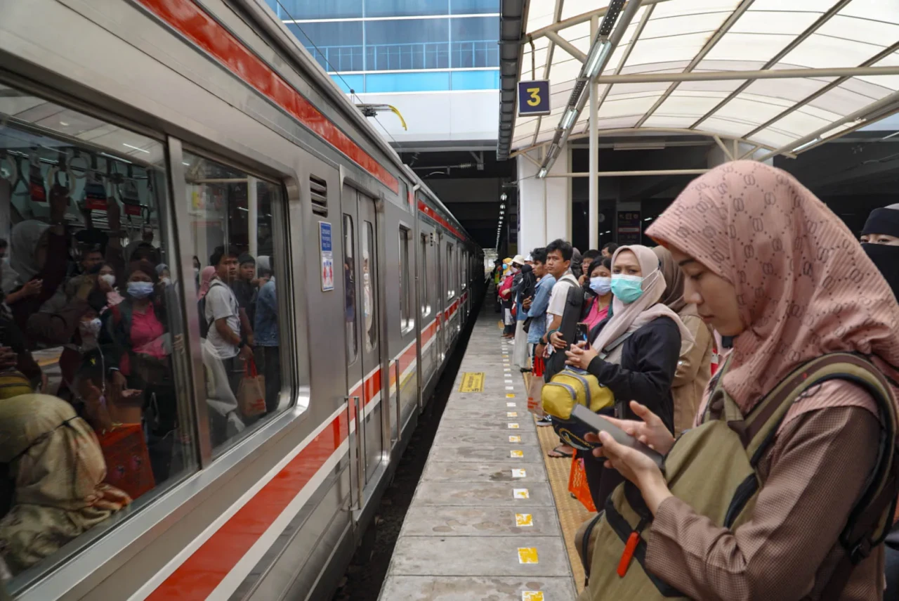 KAI Commuter Tambah...