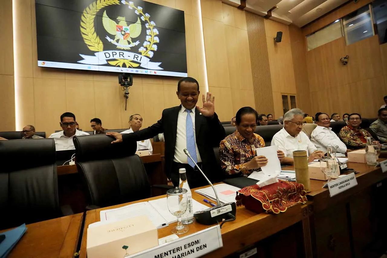 Rapat kerja Menteri...