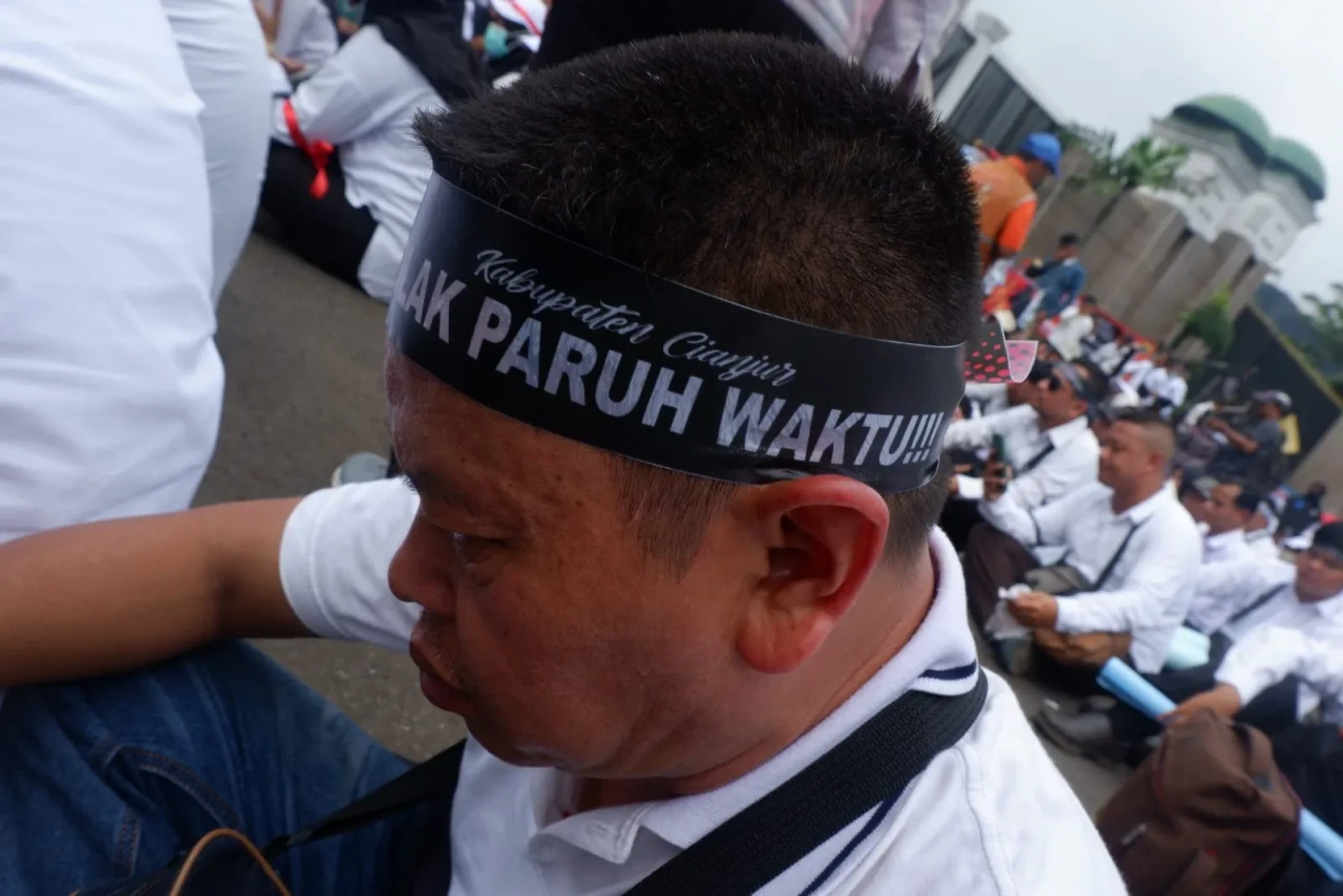 Aksi Ribuan Tenaga honorer...