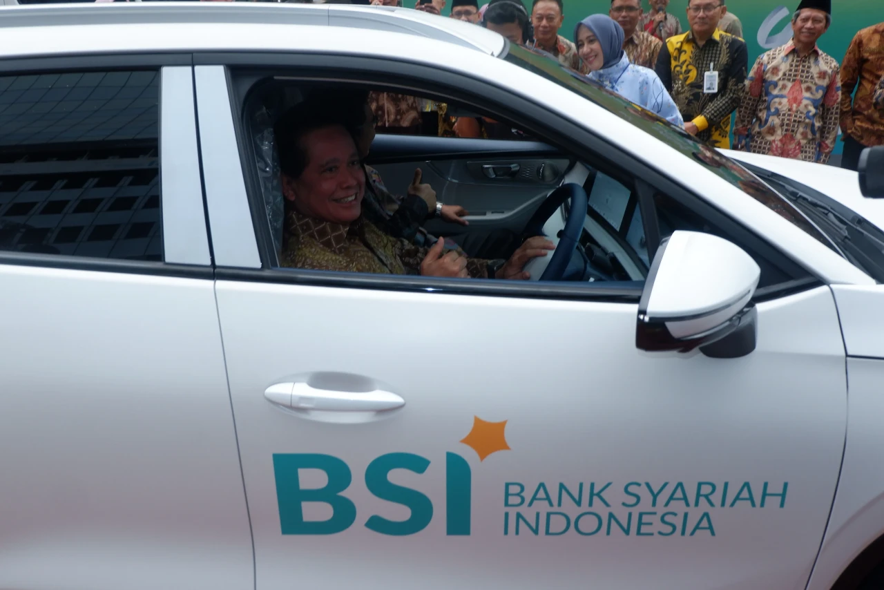 Milad ke-4, BSI Luncurkan...
