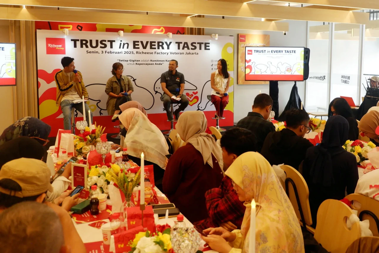 Komitmen Richeese Factory...