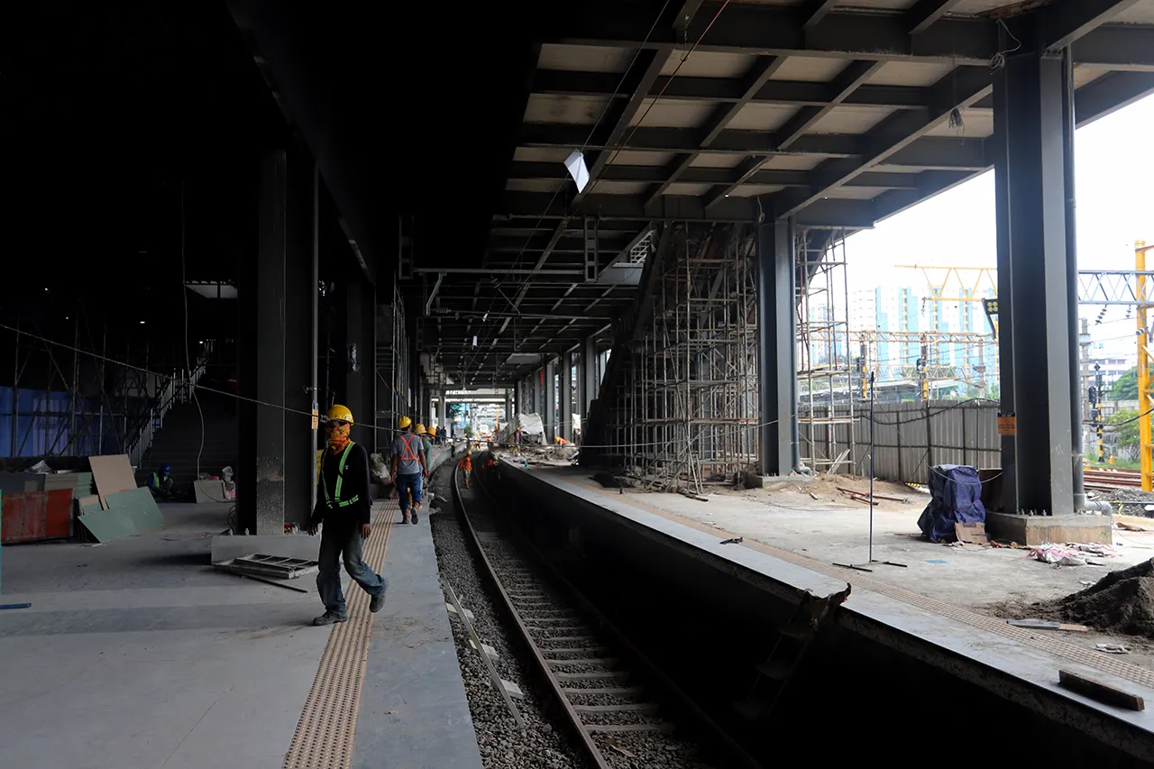 Proyek Stasiun Tanah...