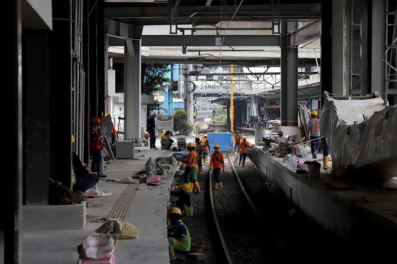 Proyek Stasiun Tanah...