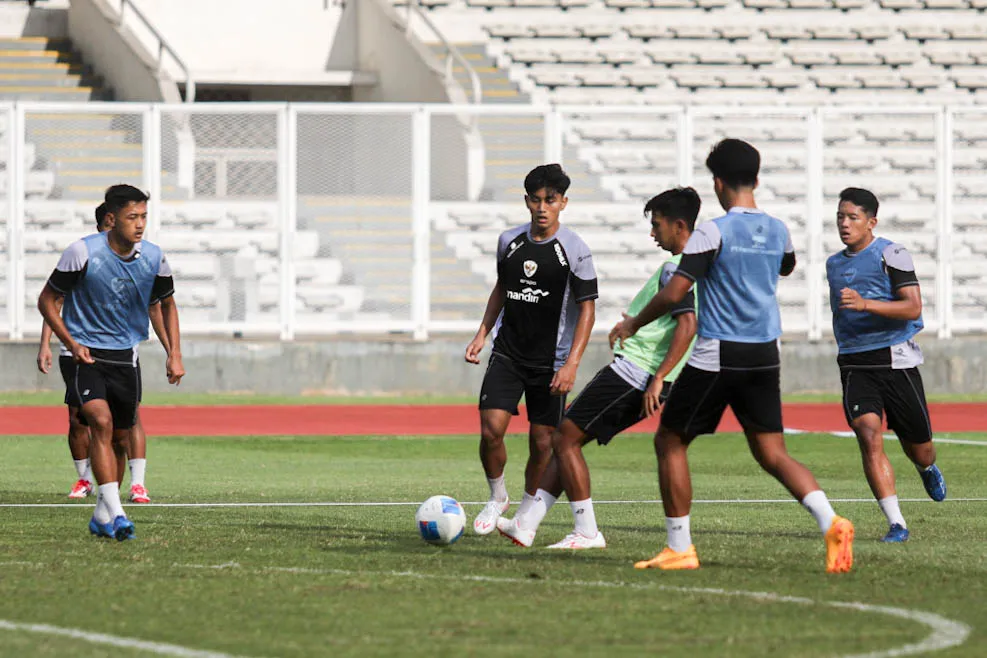 Latihan Timnas Indonesia...