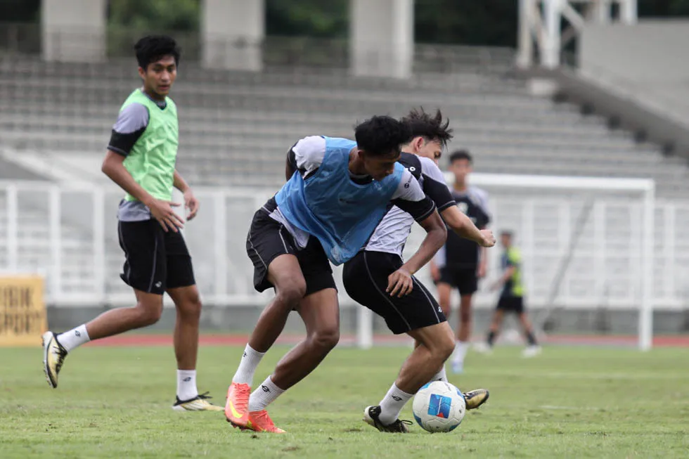 Latihan Timnas Indonesia...