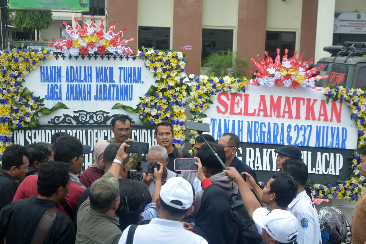 Aksi Damai Kawal Proses...