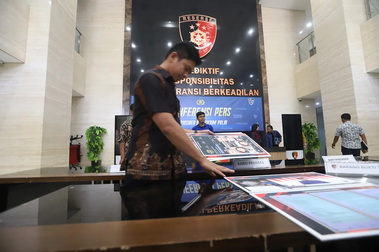 Bareskrim Polri Tangkap...