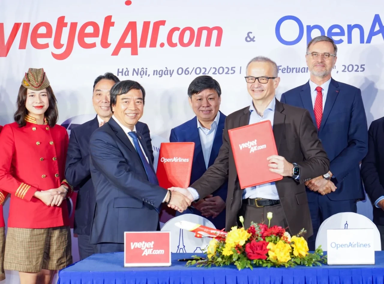 Vietjet dan OpenAirlines...