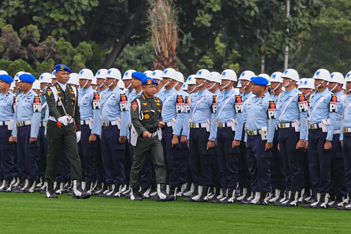 Panglima TNI Pimpin...