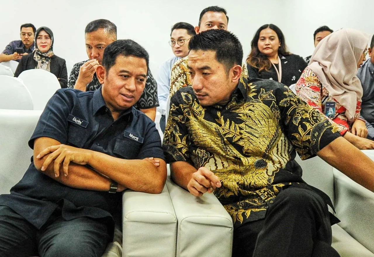 AXA Mandiri Resmikan...