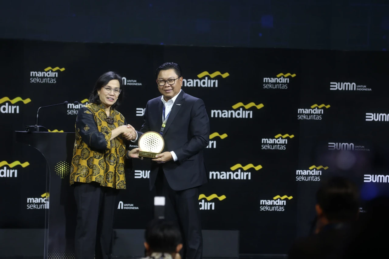 Menkeu Hadiri Mandiri...
