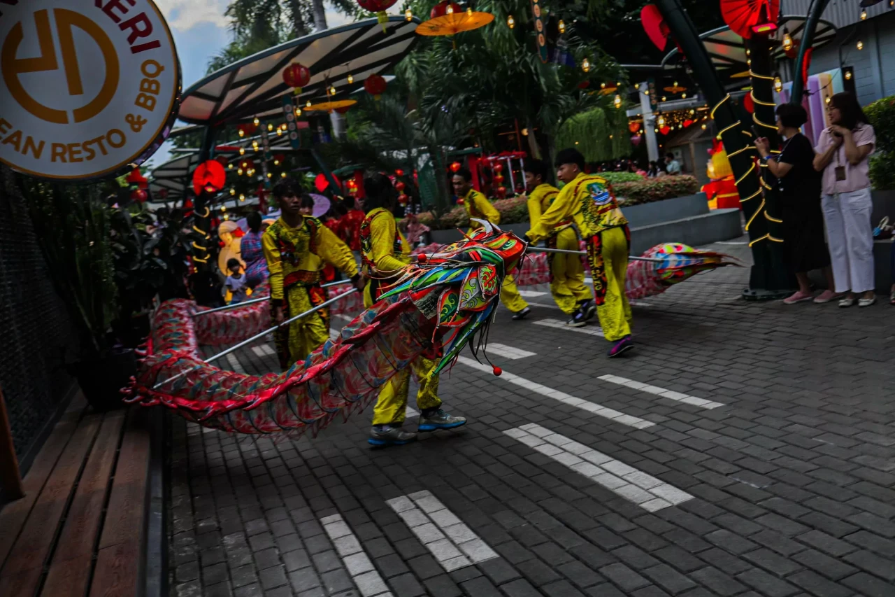 Naga Liong dan Barongsai...