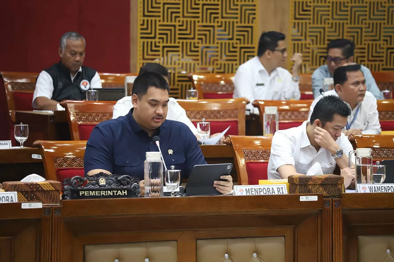 Menpora dan Komisi X...