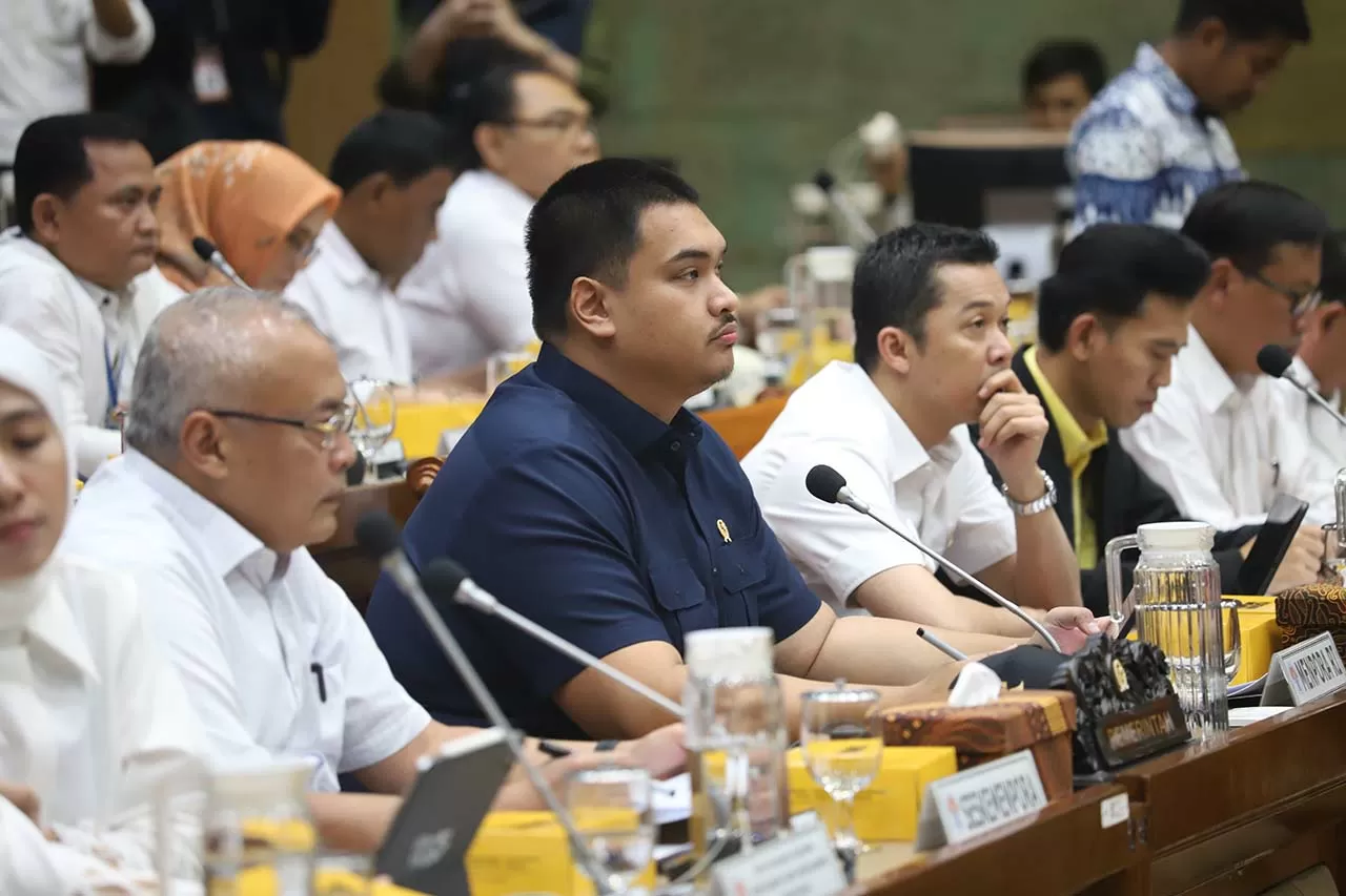 Menpora dan Komisi X...