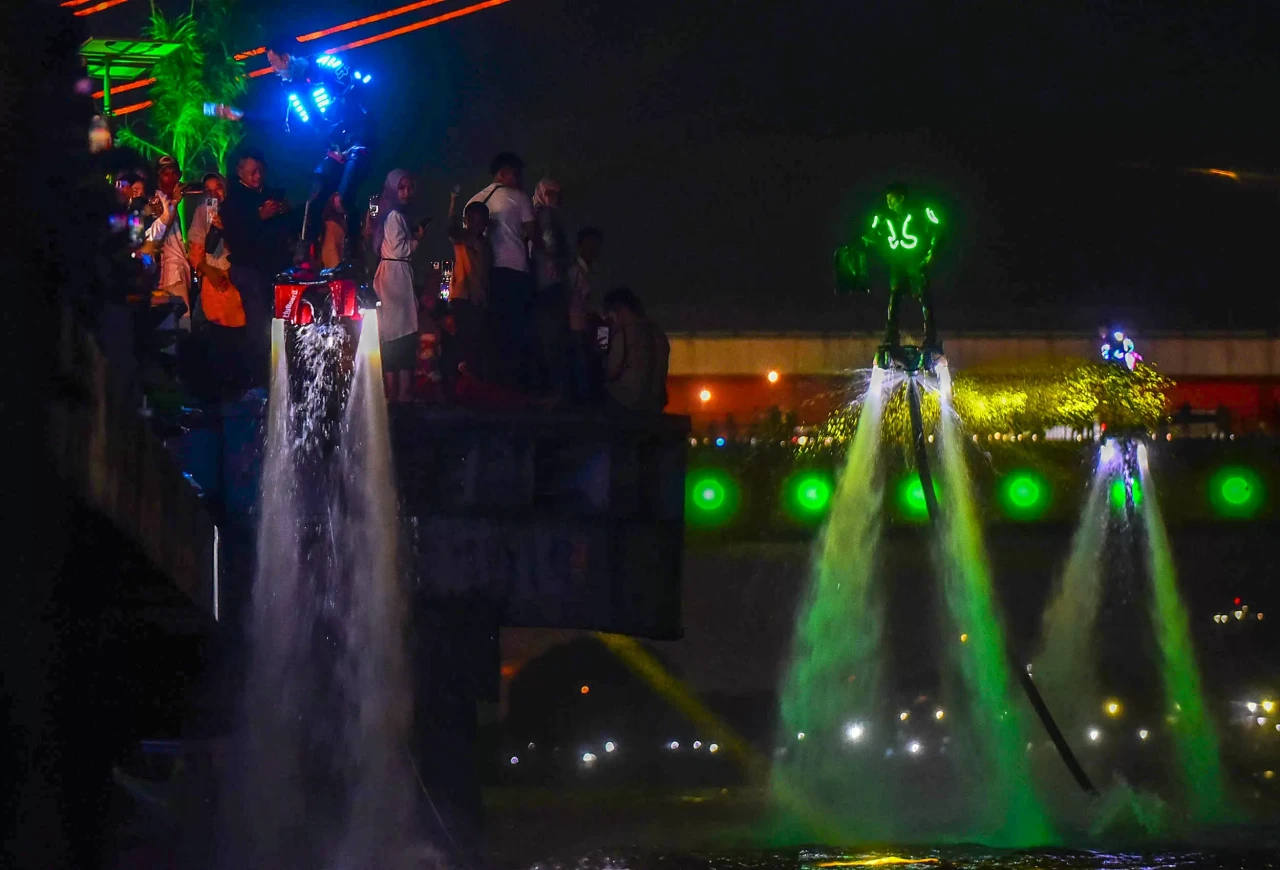Atraksi Flyboard Body...