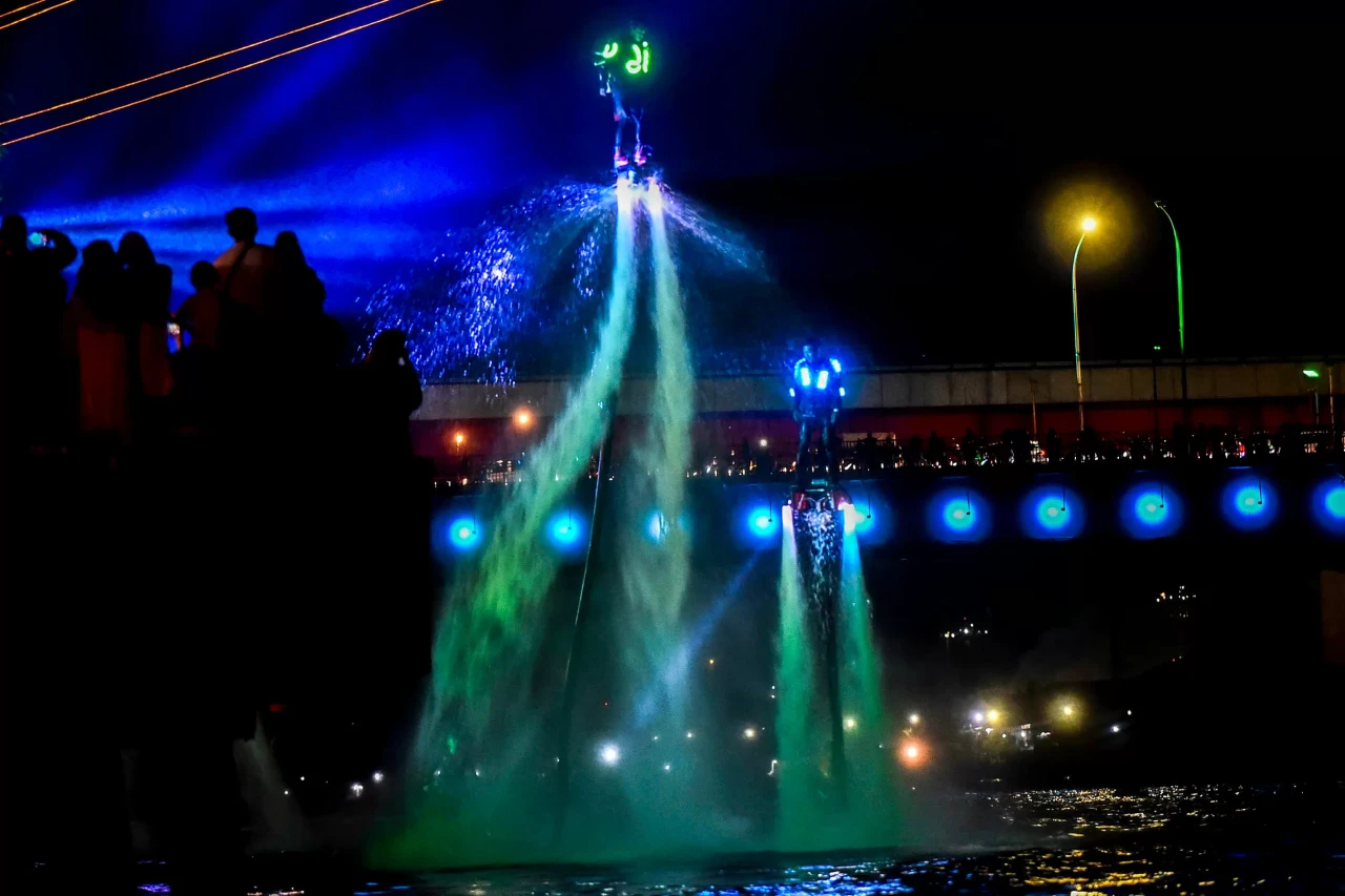 Atraksi Flyboard Body...