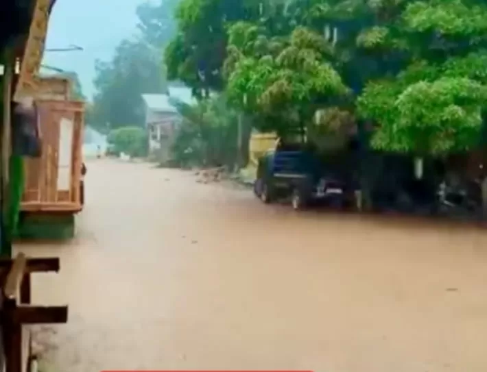Banjir Melanda Kabupaten...