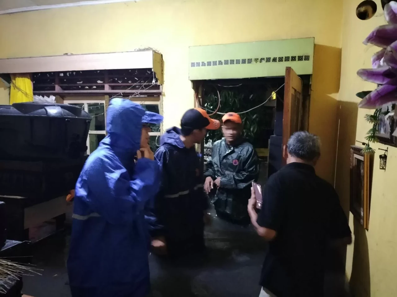 Banjir Terjang Desa...