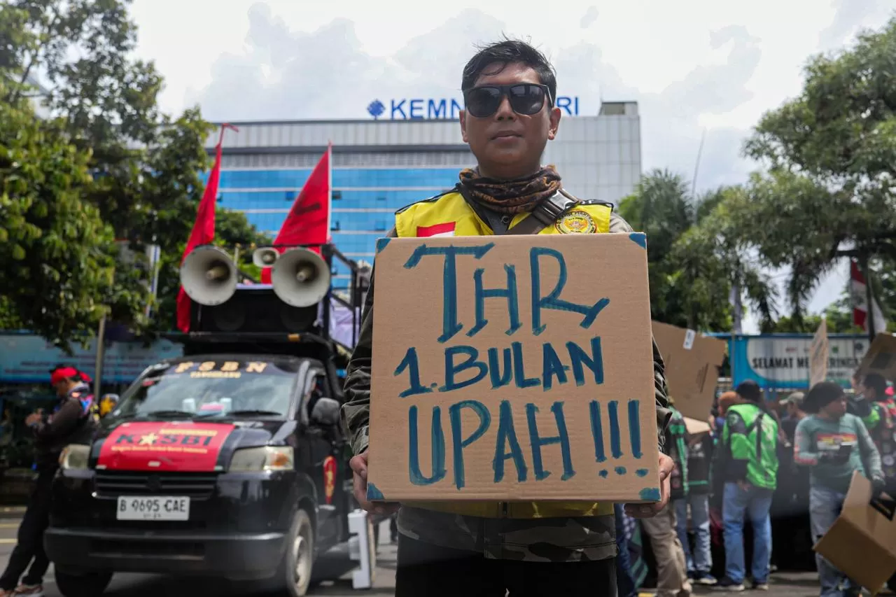 Aksi Demo Ojol di Kemnaker...