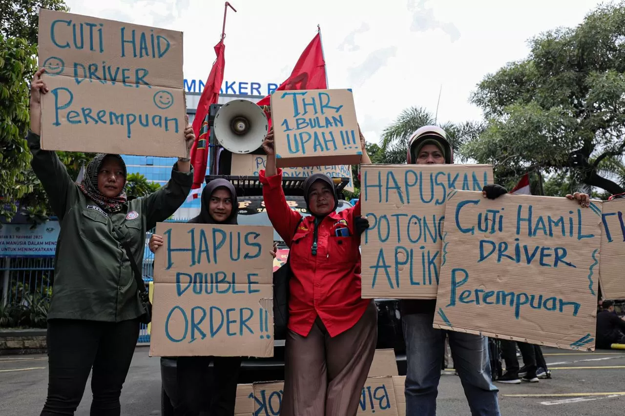 Aksi Demo Ojol di Kemnaker...