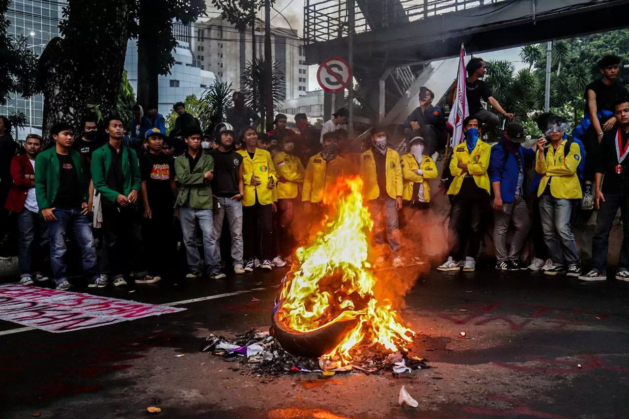 Aksi Demo Mahasiswa...
