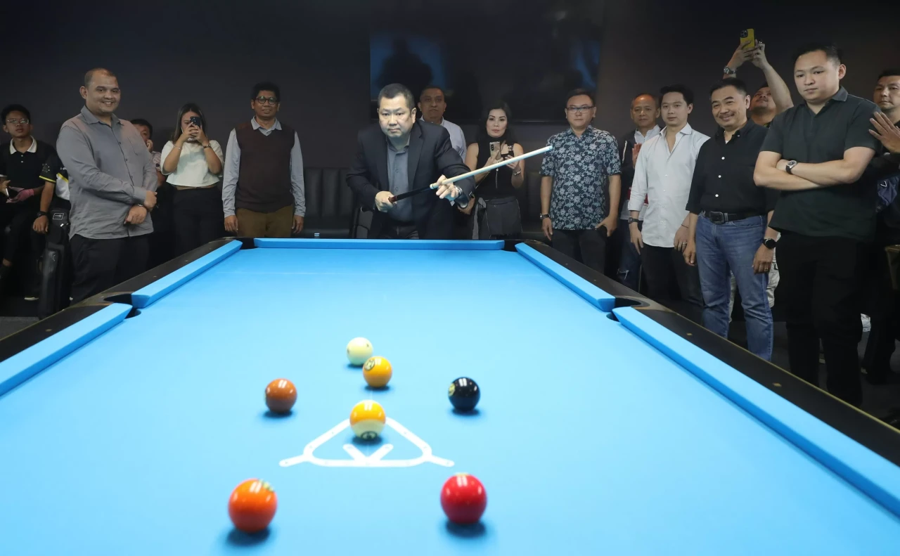 Hary Tanoesoedibjo Resmi...