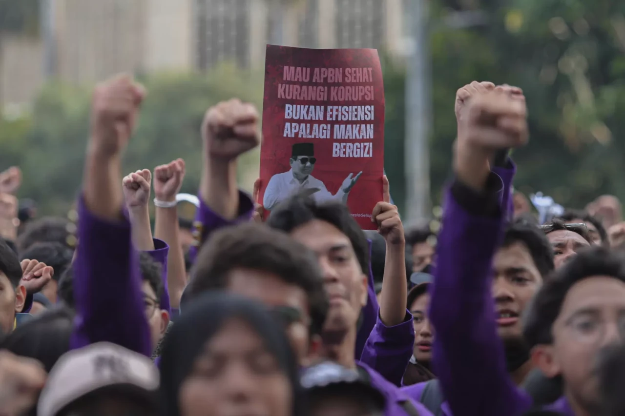 Mahasiswa Kembali Gelar...