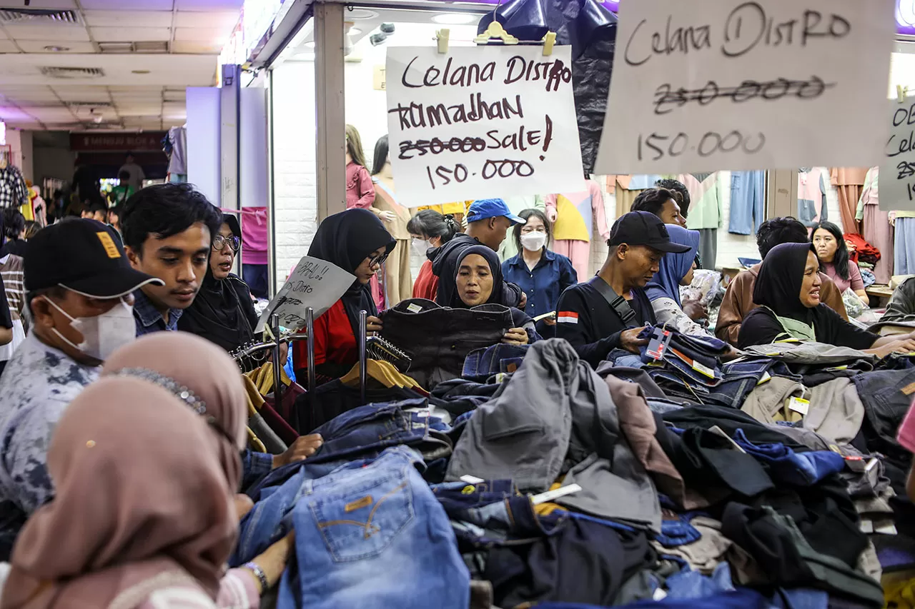 Omzet Pedagang Tanah...