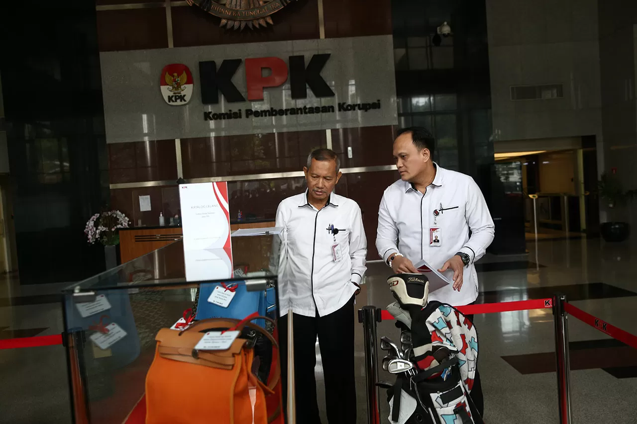 Pimpinan KPK Tinjau...