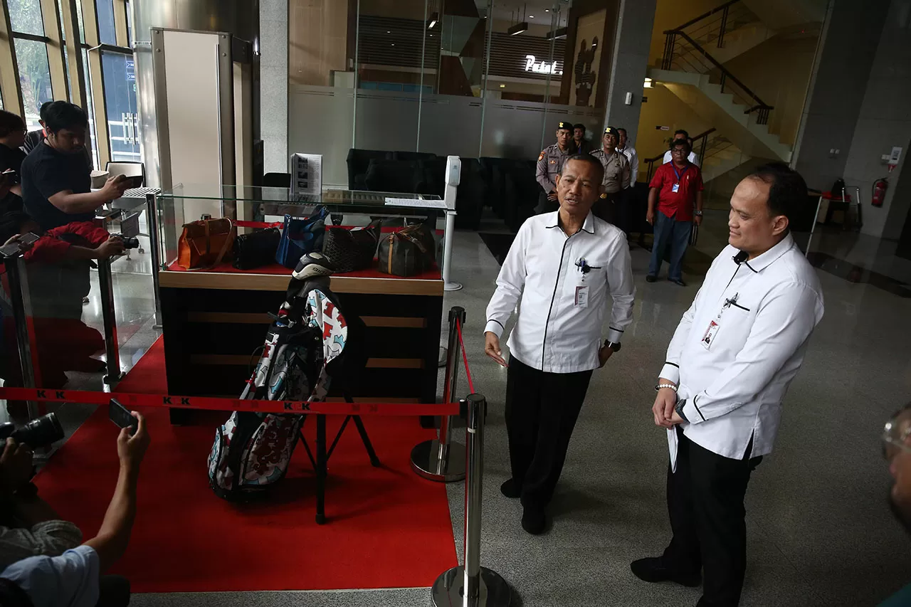 Pimpinan KPK Tinjau...
