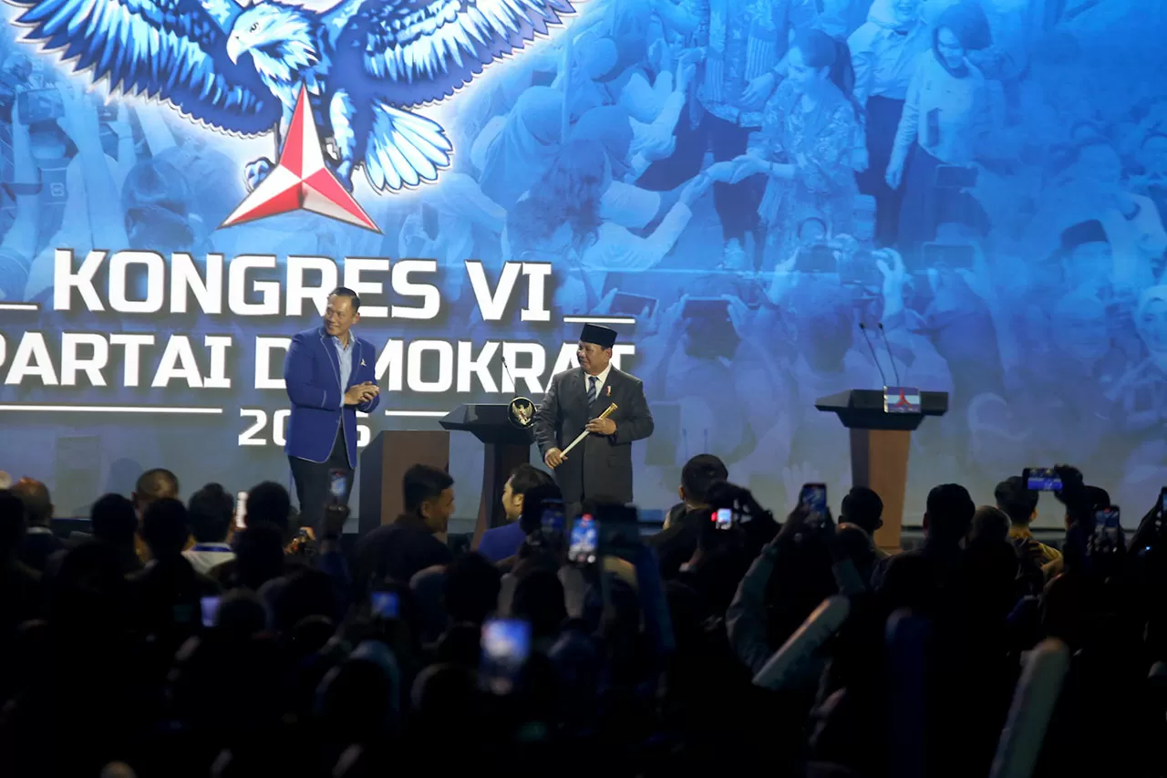 Prabowo Subianto Hadiri...