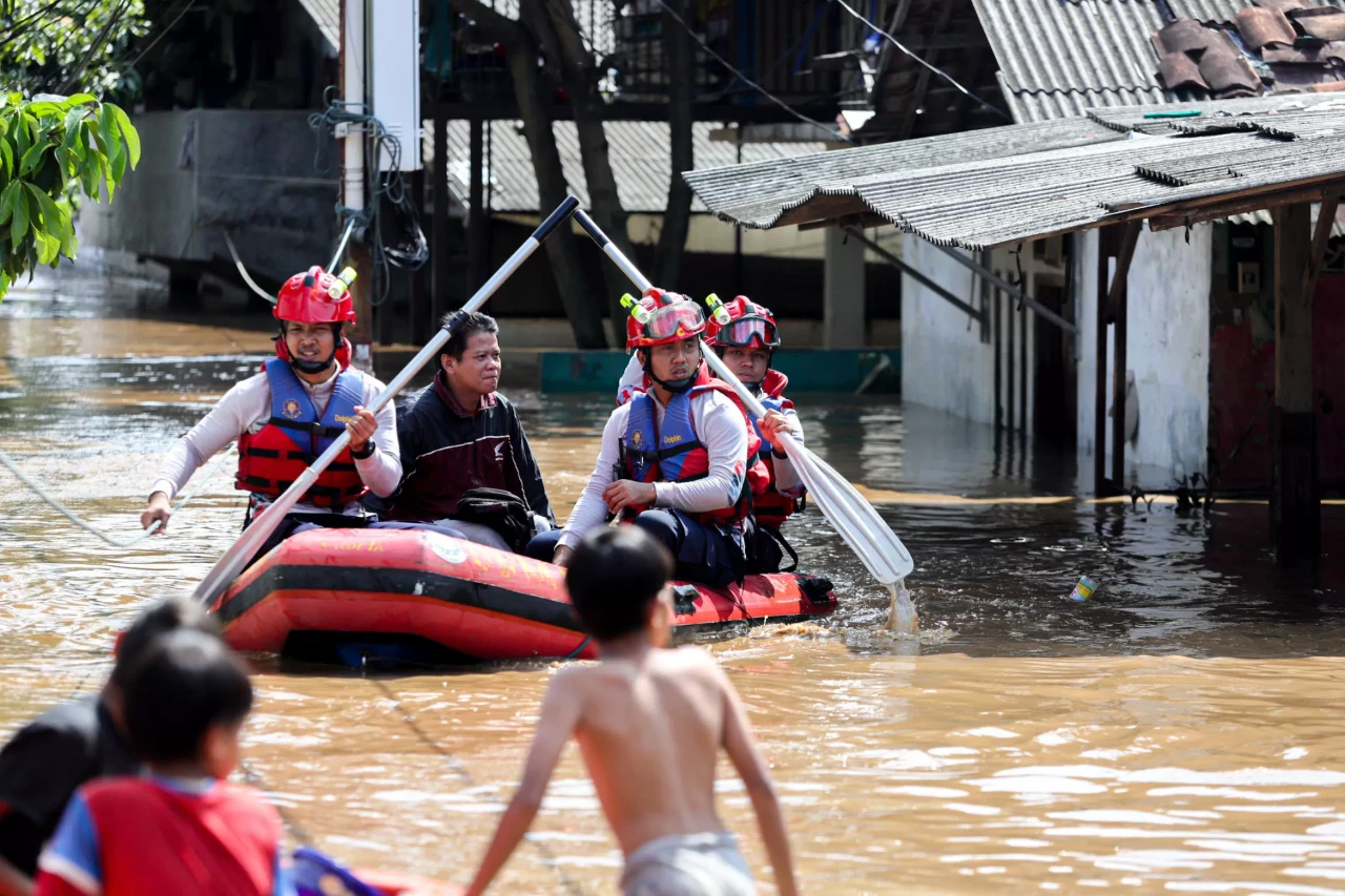 Banjir Kiriman Rendam...