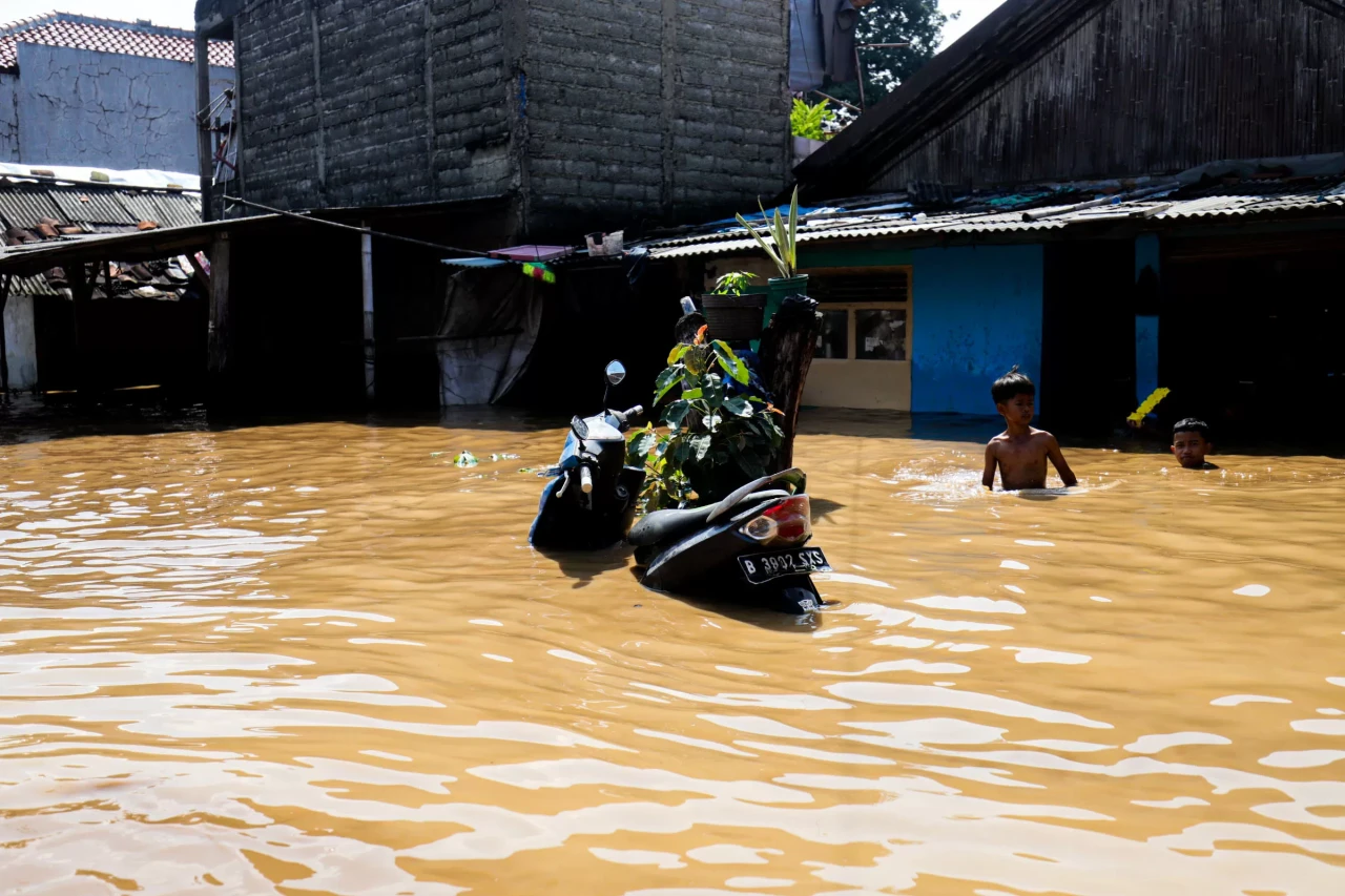 Banjir Kiriman Rendam...