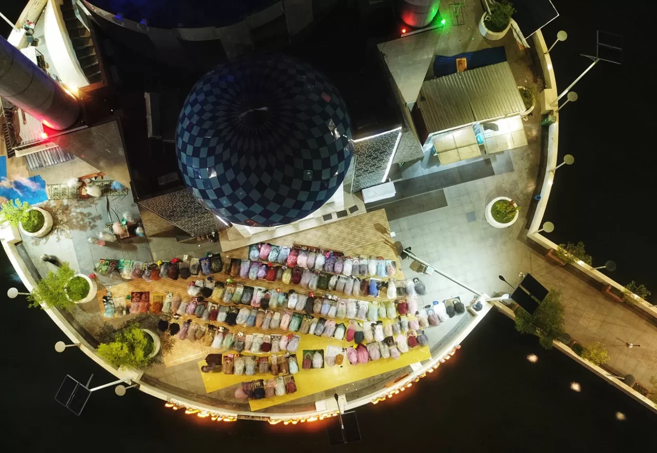 Masjid Terapung Amirul...